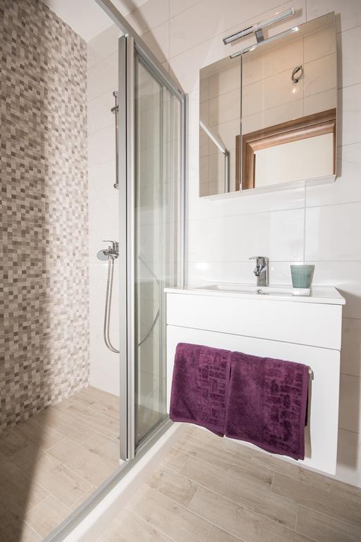 Apartment & Room Ladisic โอราซัซ ภายนอก รูปภาพ
