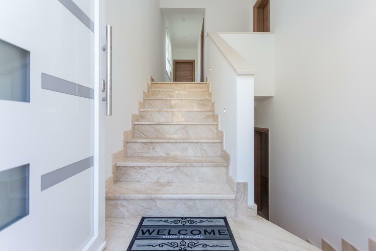 Apartment & Room Ladisic โอราซัซ ภายนอก รูปภาพ